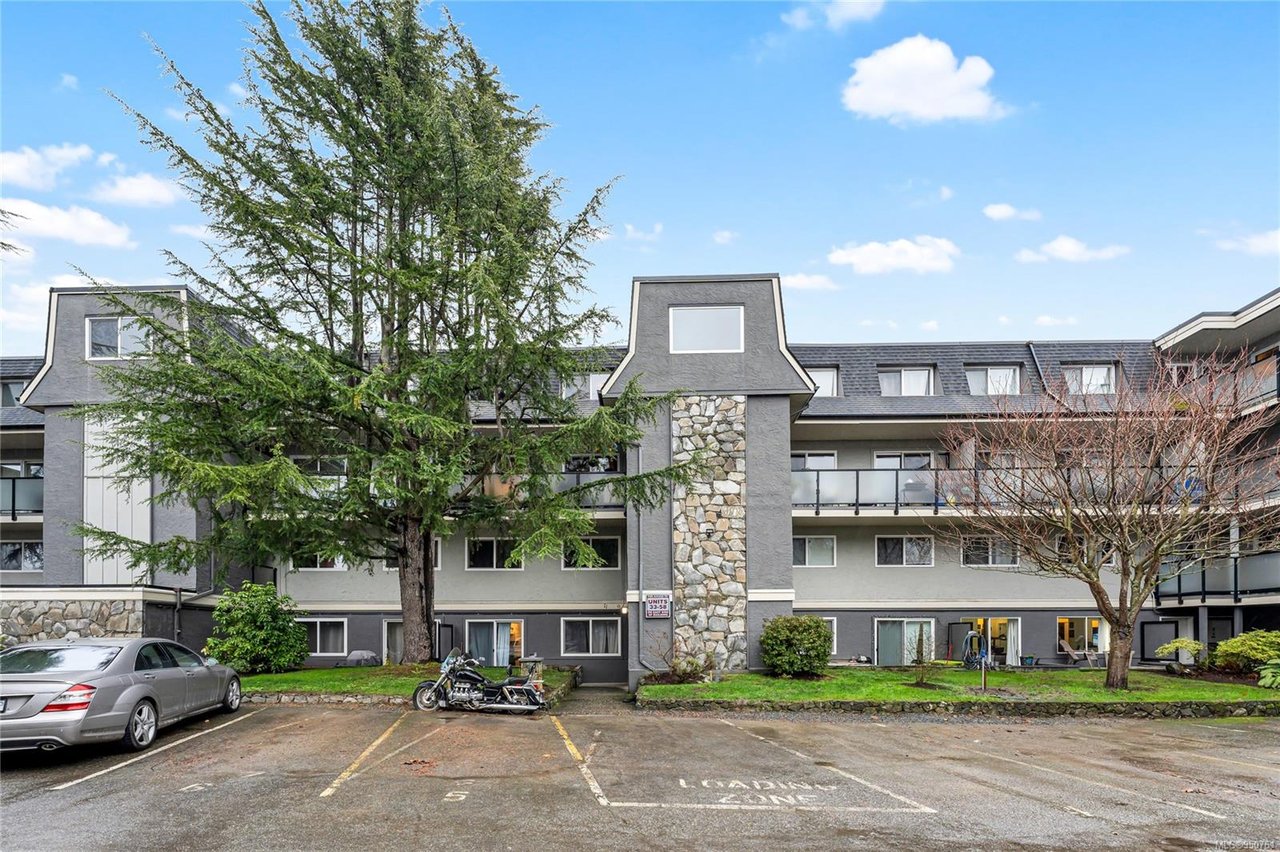 10-840 Craigflower Rd