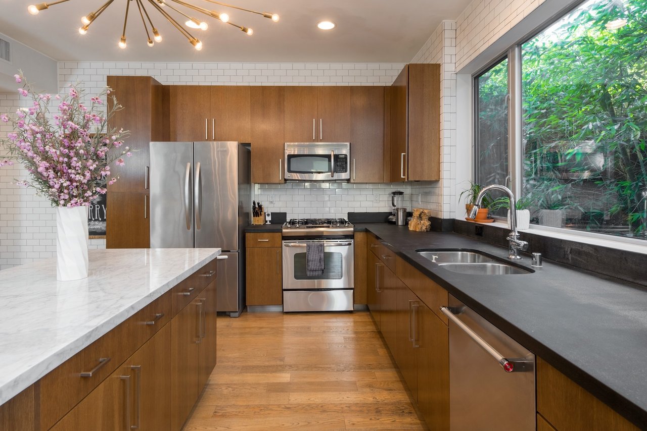 Modern 2 Bedroom/ 2 bath at the Metropol