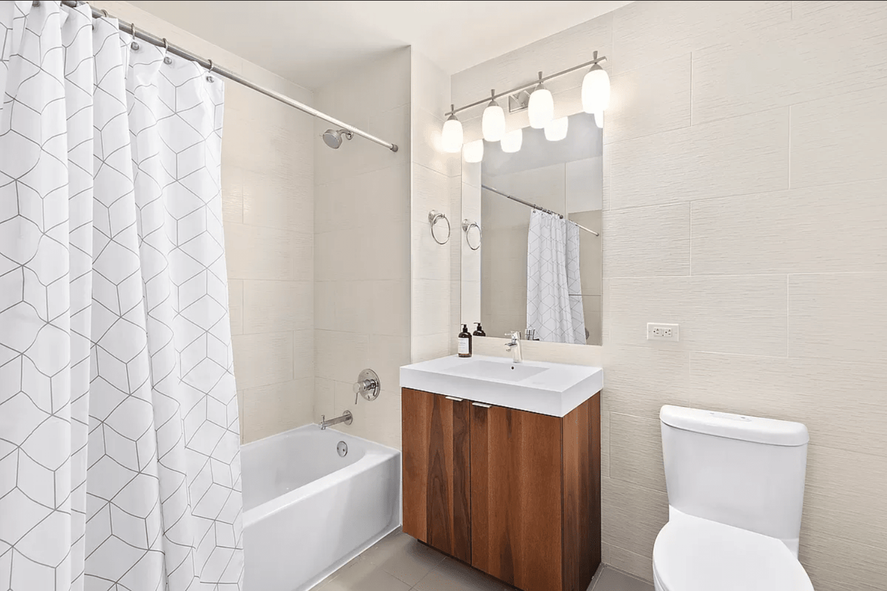 8 Vanderbilt Ave #3C