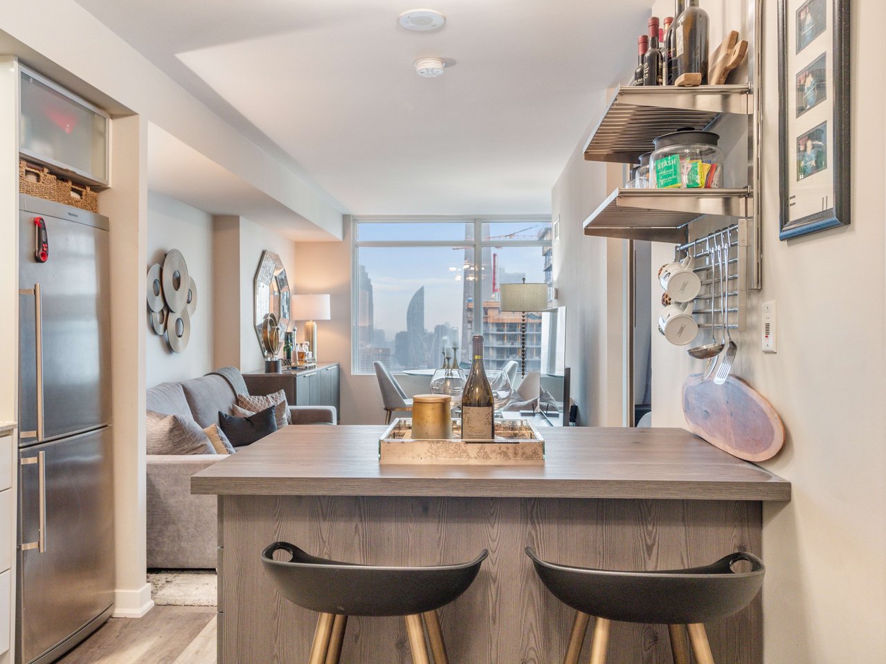4305 - 25 Telegram Mews