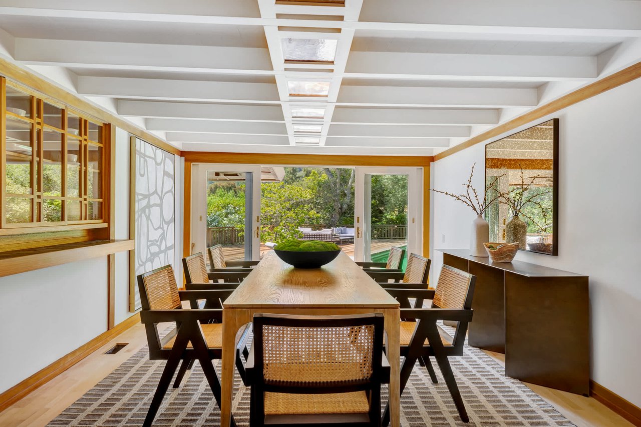 Kent Woodlands Mid Century Retreat