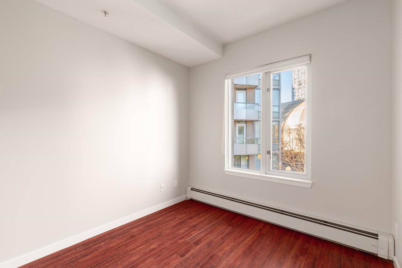 Th16-63 Keefer Pl