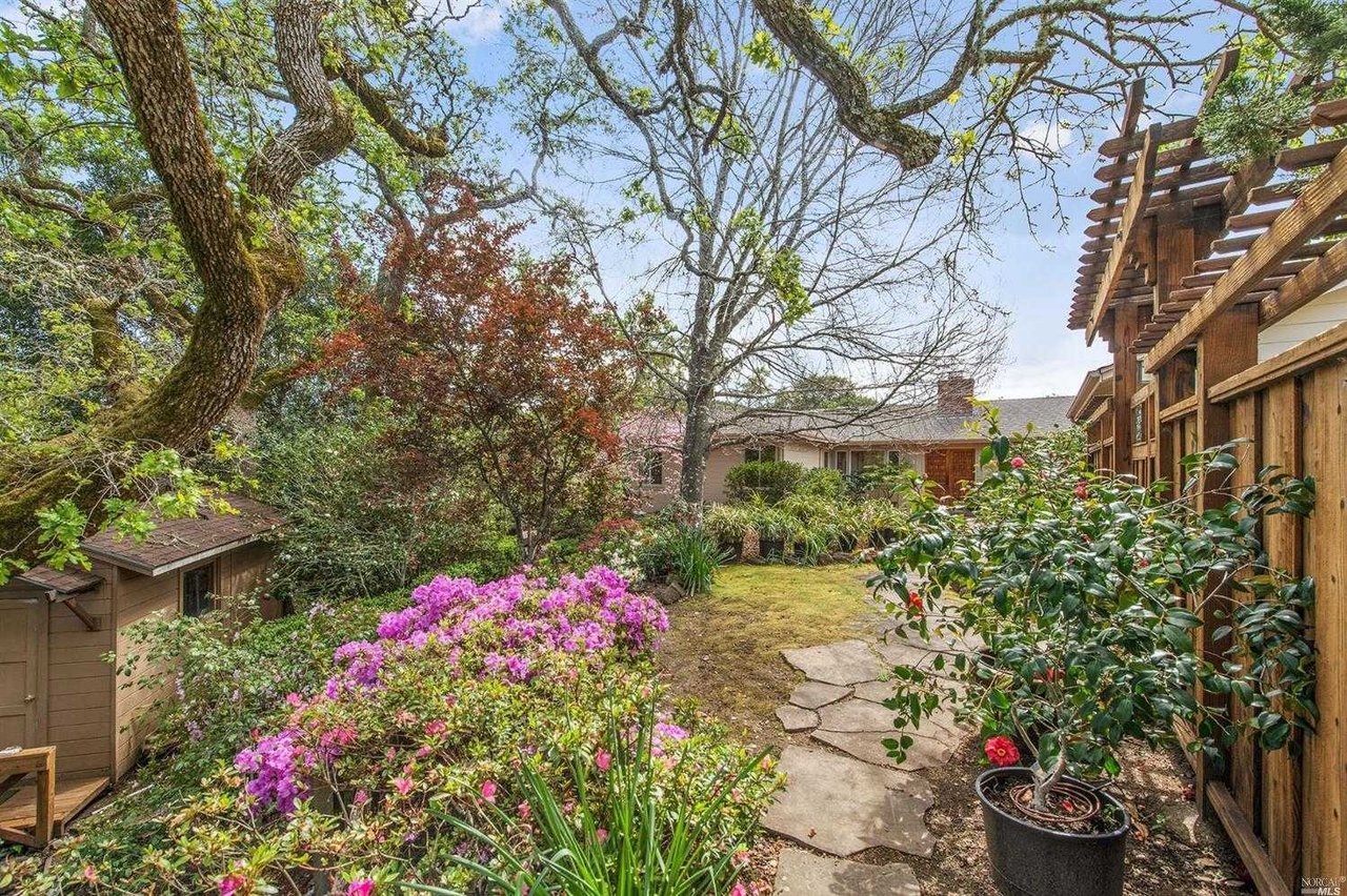 26 Irving Dr