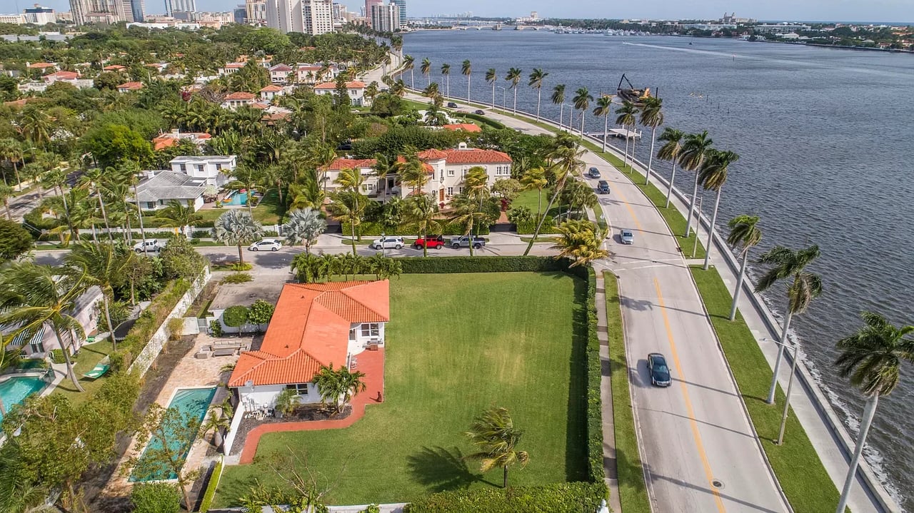 2501 S Flagler Dr