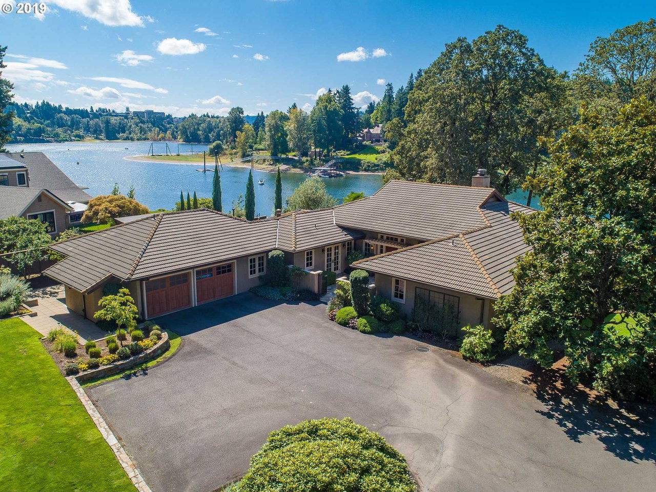 1300 SE Lava Dr