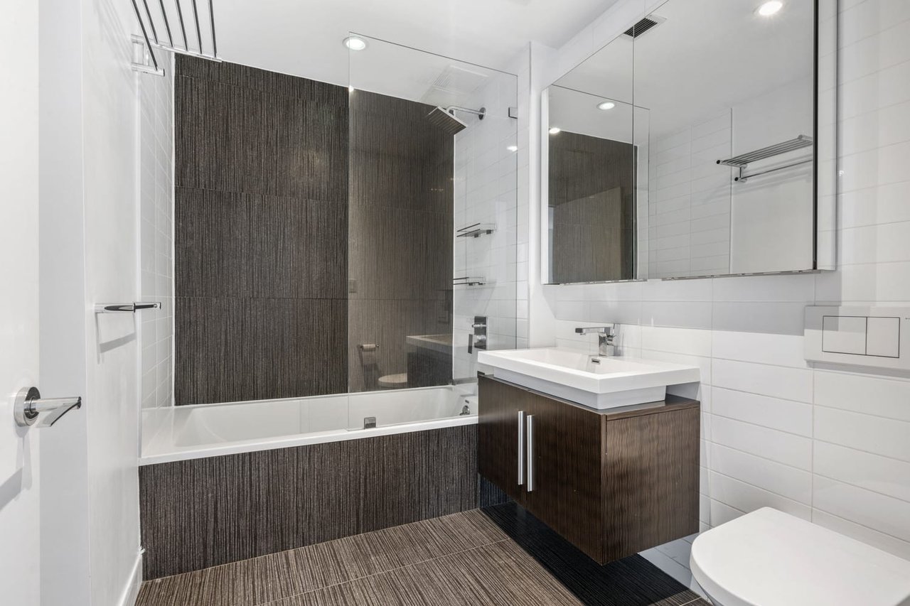 618 Washington Ave, Unit 302