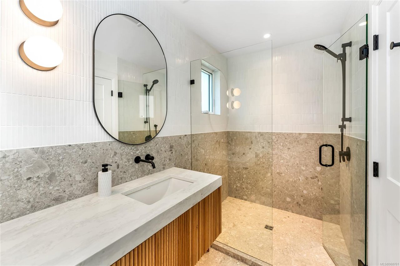 736 Falkland Rd, Oak Bay