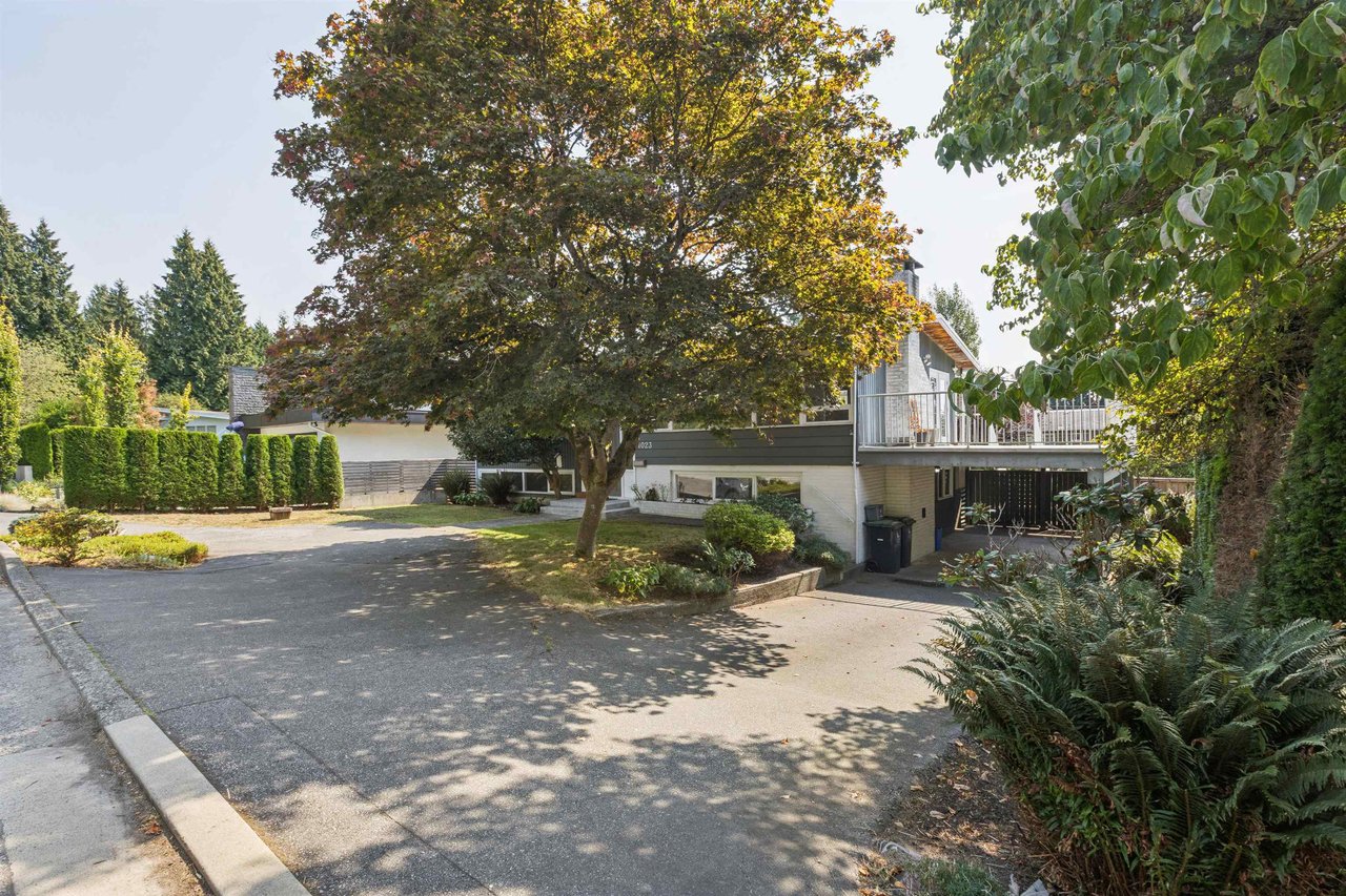 1023 Arlington Cres