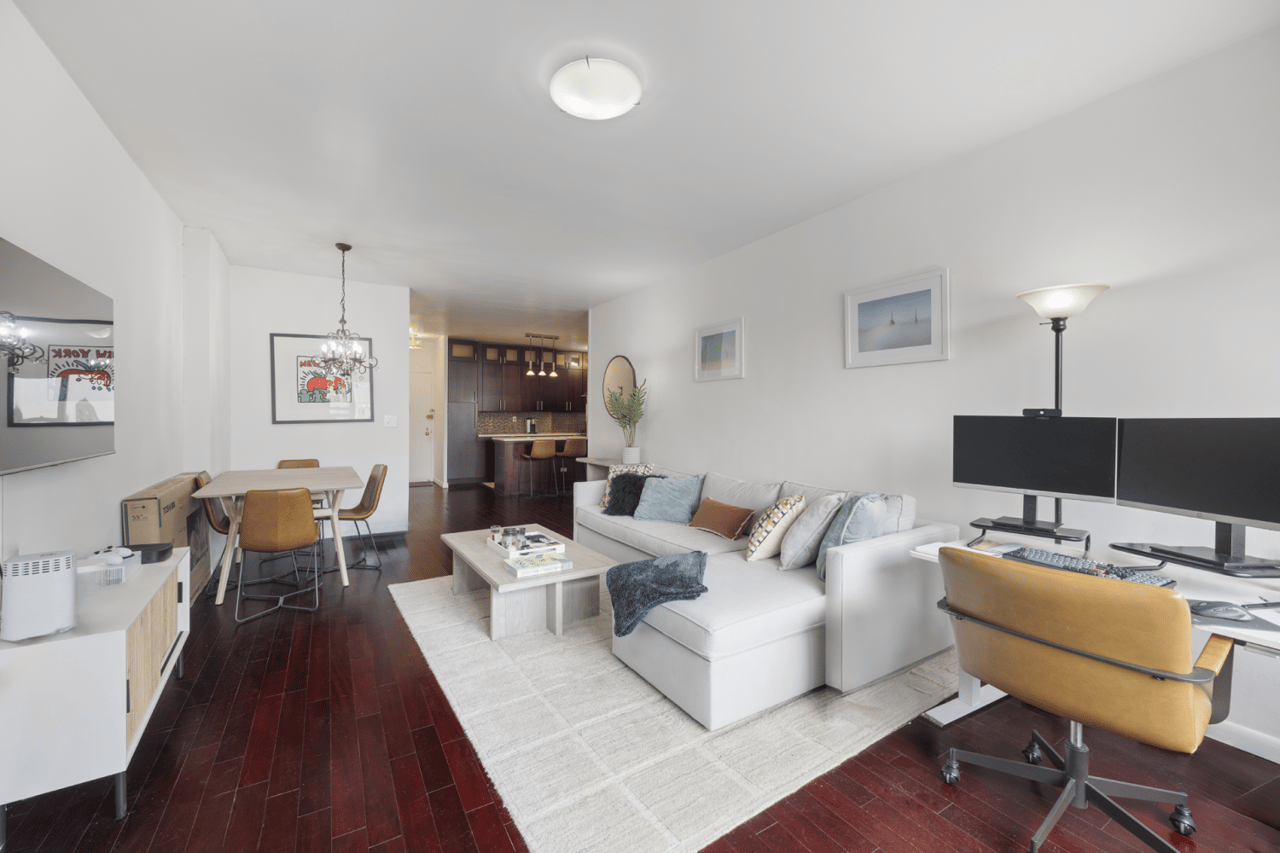 60 East 8th Street, Apt 11D