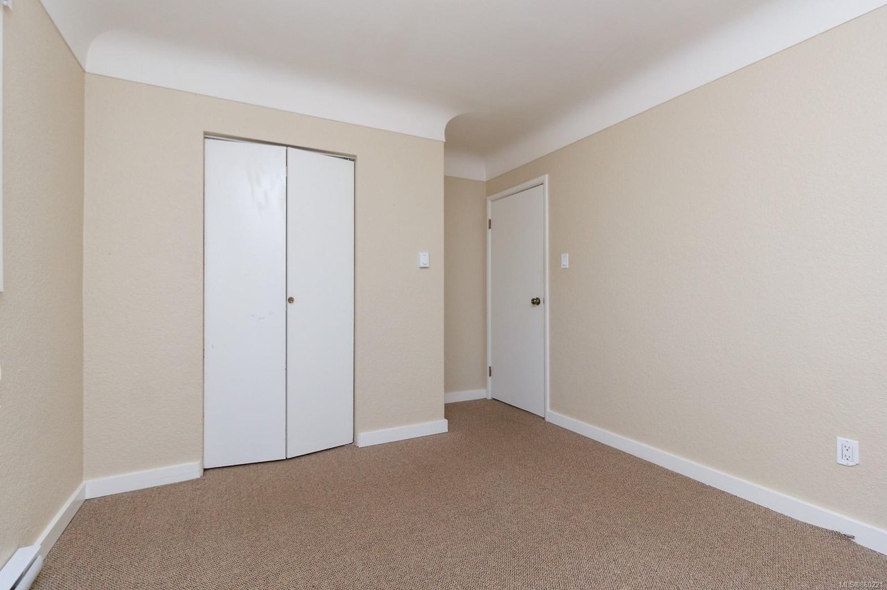 872 Old Esquimalt Rd