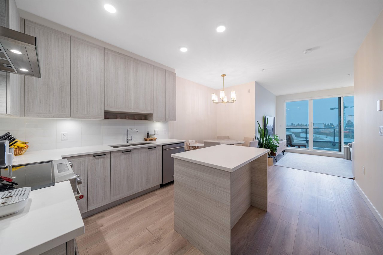 606-7169 14th Ave