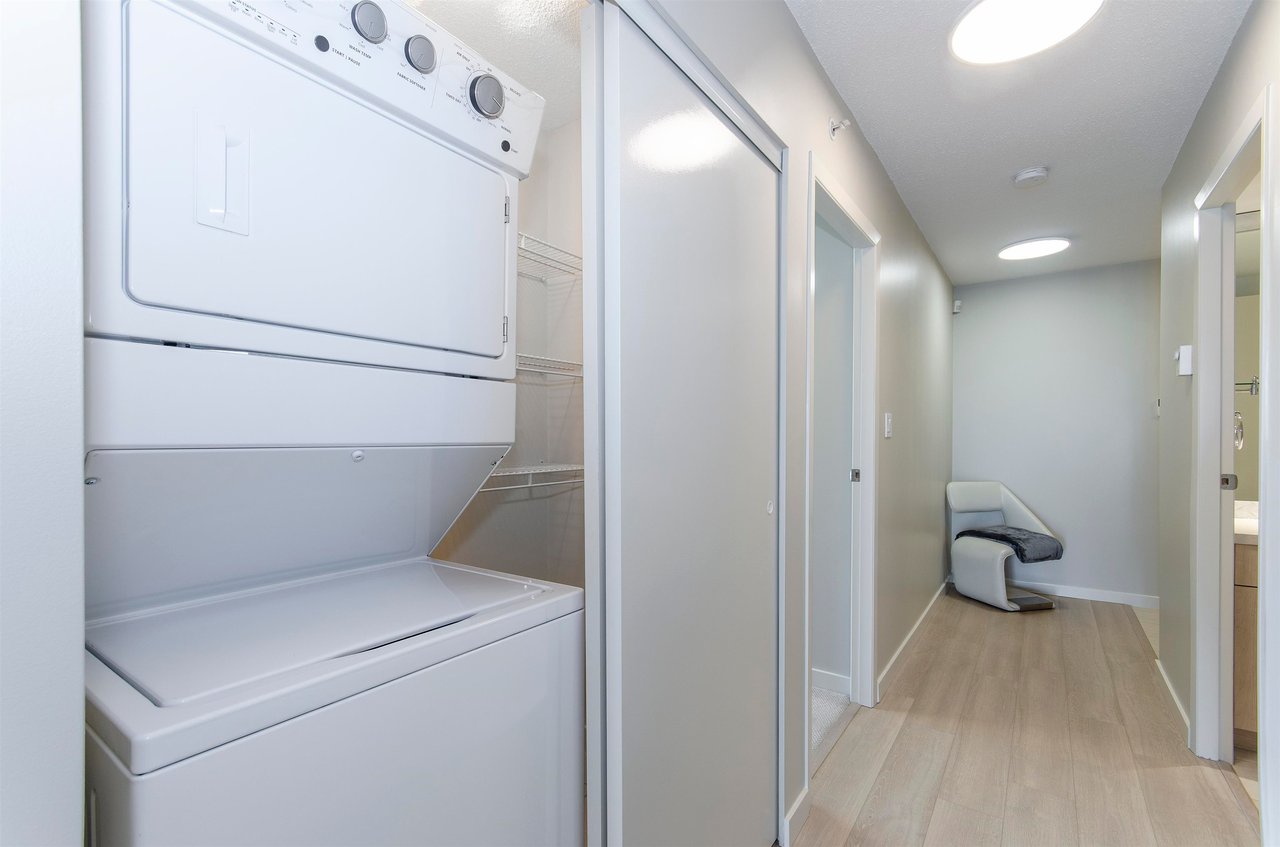 3207-1033 Marinaside Cres