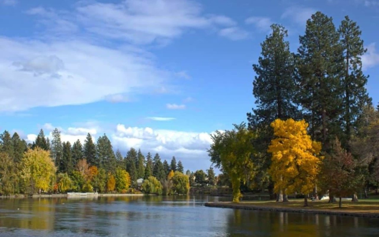 A Complete Guide to Living in Bend
