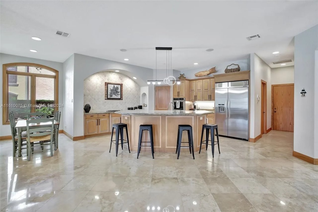 1328 Seminole Dr