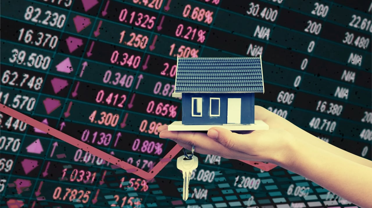 Lenders are loosening standards, but (most) analysts aren’t alarmed