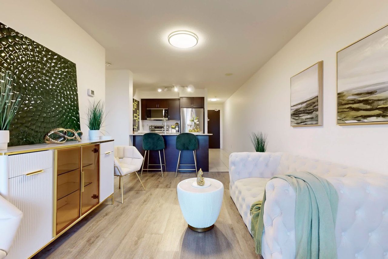 75 King William Cres Unit: LPH13