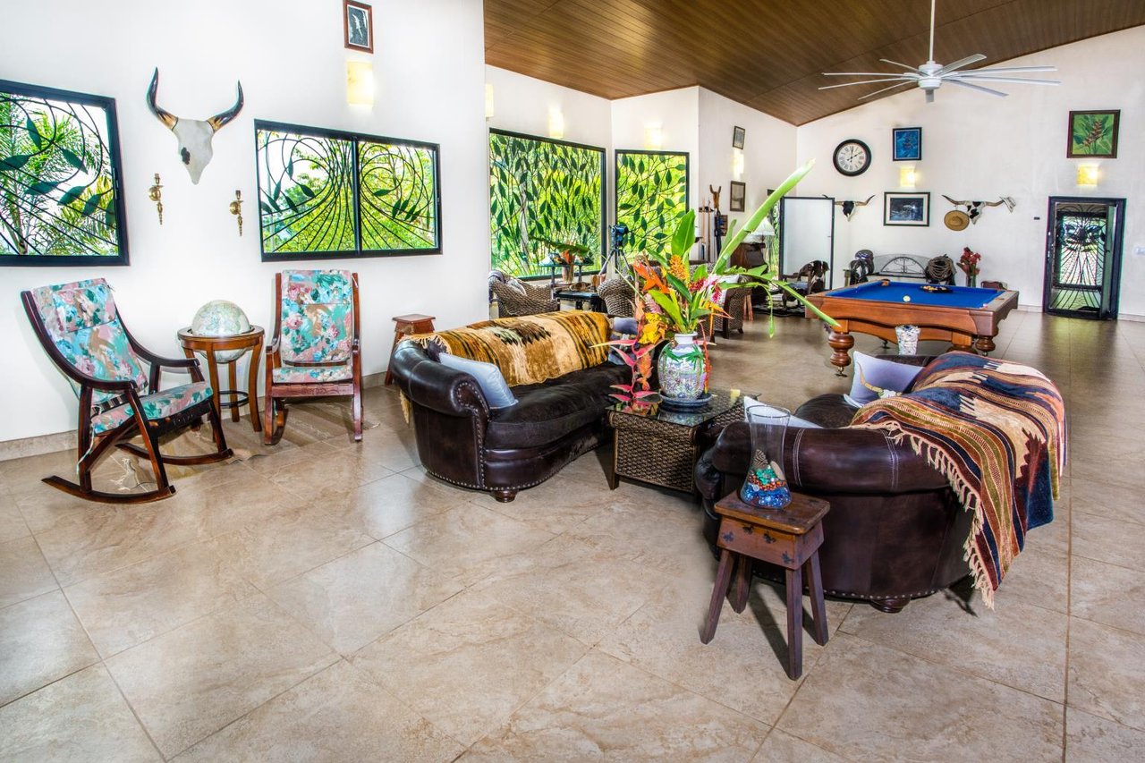Incredible 7,000 Ft2 Ocean View Home With 200 Acre Reserve!