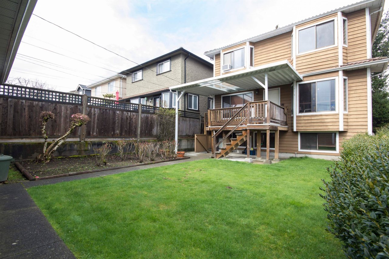 64 W 39th Ave