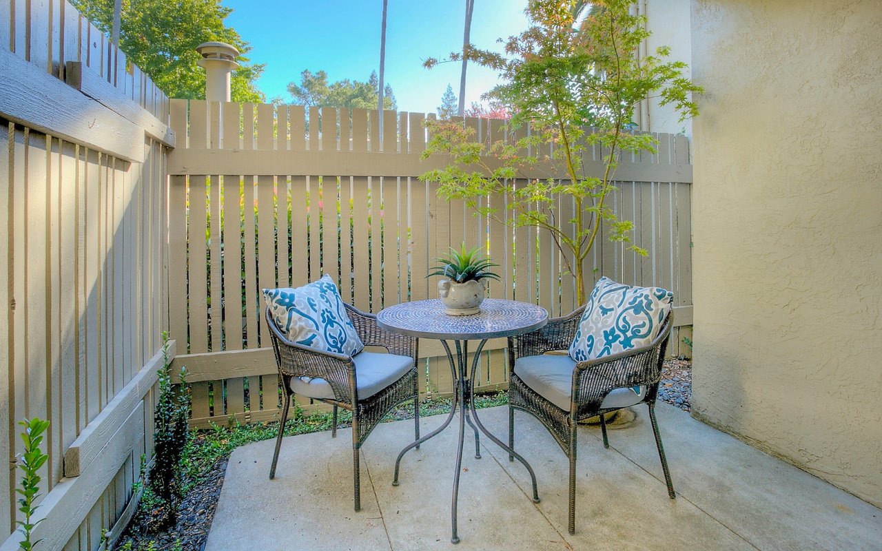 2564 Walnut Blvd, #107