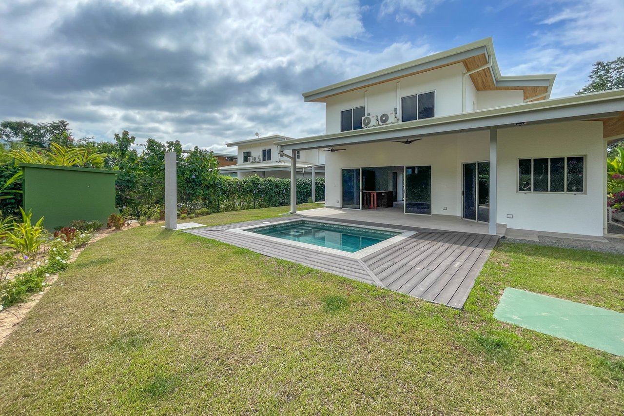 Low-Maintenance 3-Bedroom Villa With Pool & Peaceful Terraza On Calle Buganvillea In Ojochal Costa Rica