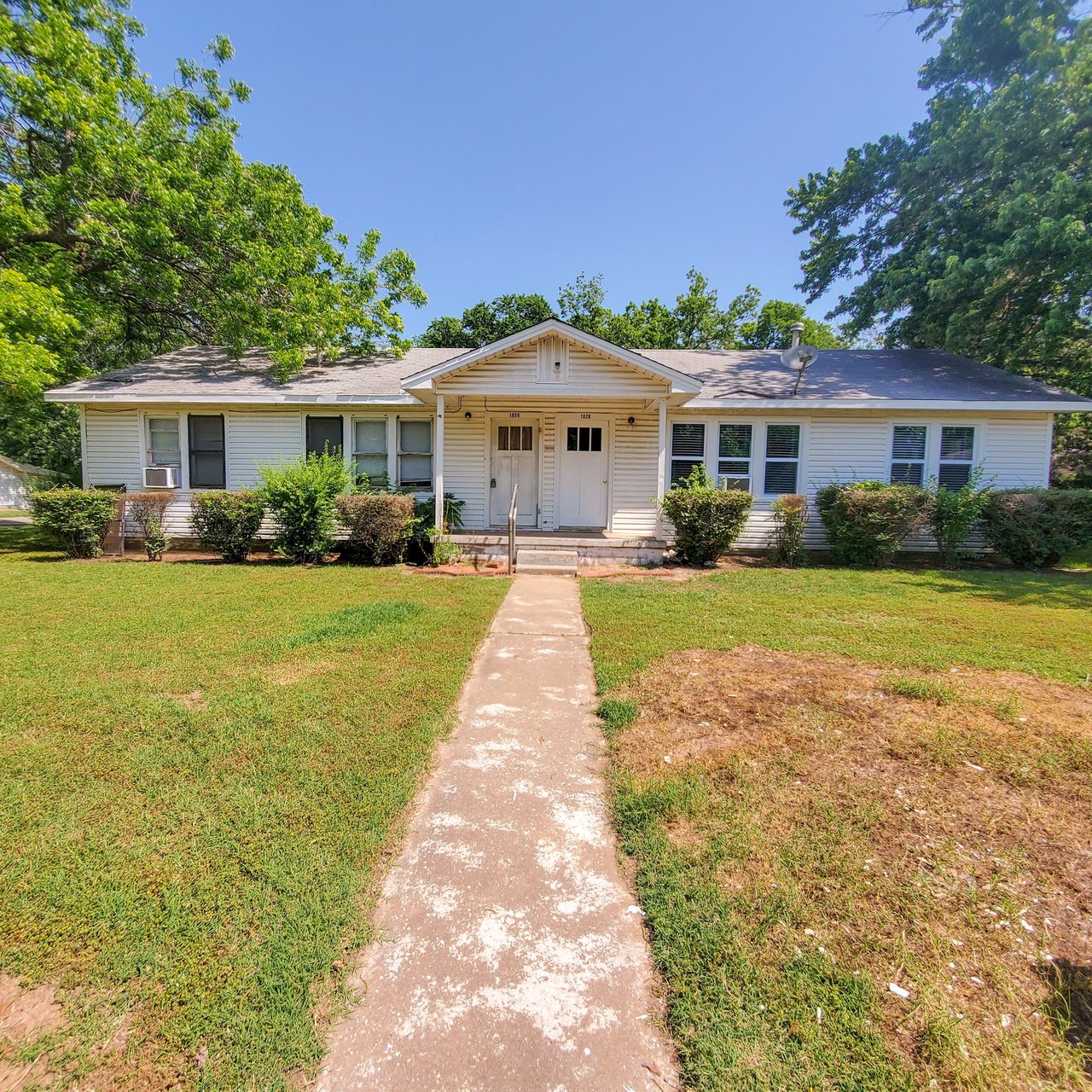 1028 W Wood 