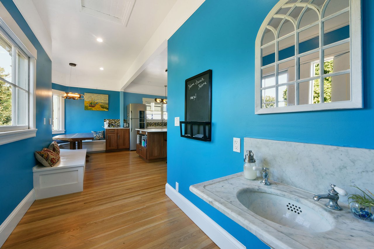 811 Santa Clara Ave