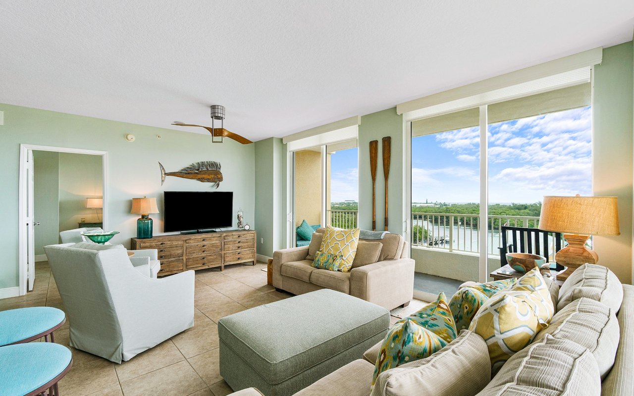 625 Casa Loma Blvd, #702