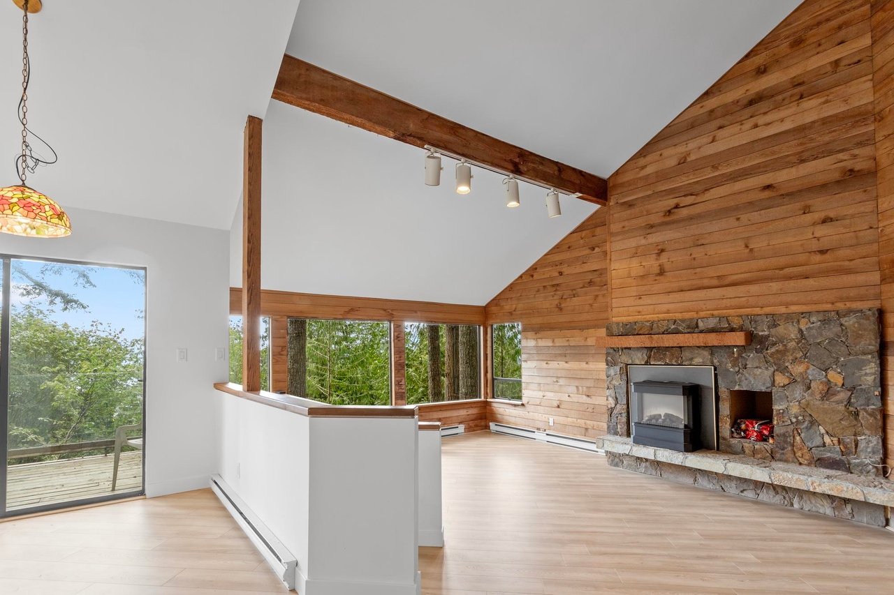 60 Sunset Dr