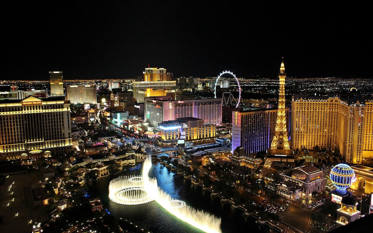 The Ultimate Las Vegas Experience: Must-See Attractions and Tips