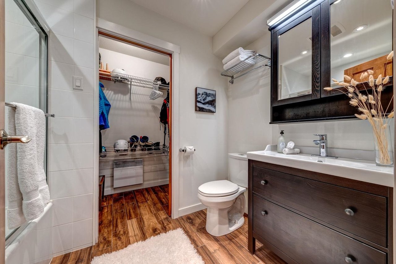 4-2548 Snowridge Cres