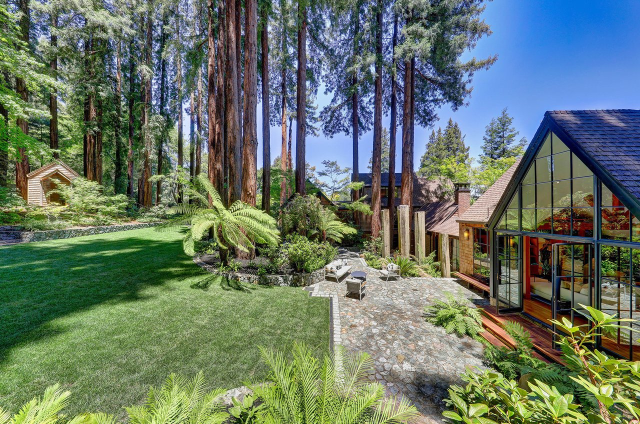 16 Woodside Way