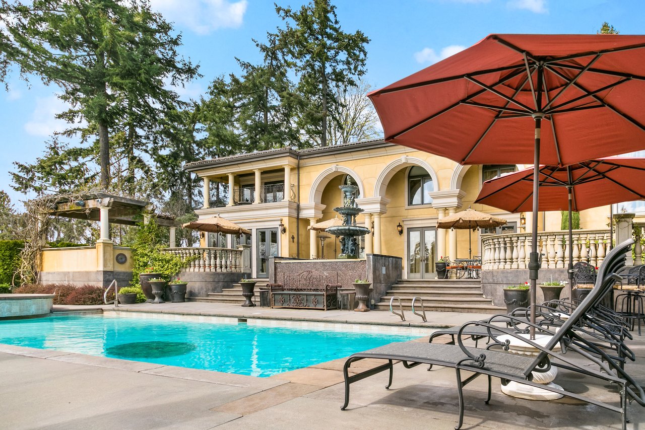 Clyde Hill Villa 