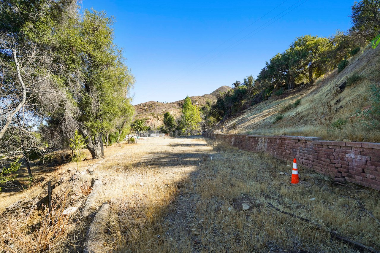 30887 Mulholland Hwy