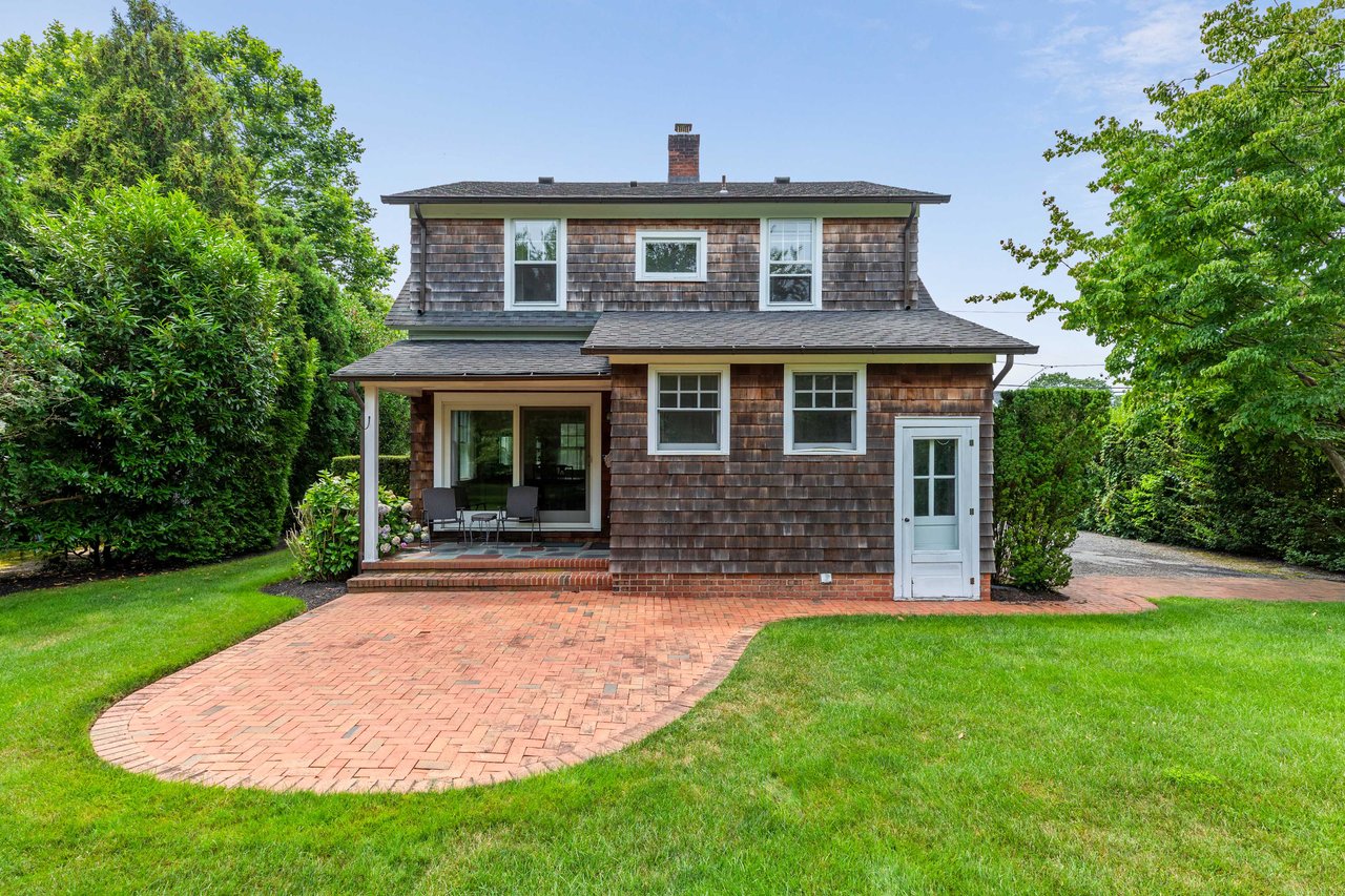 QUINTESSENTIAL BELLPORT HOME