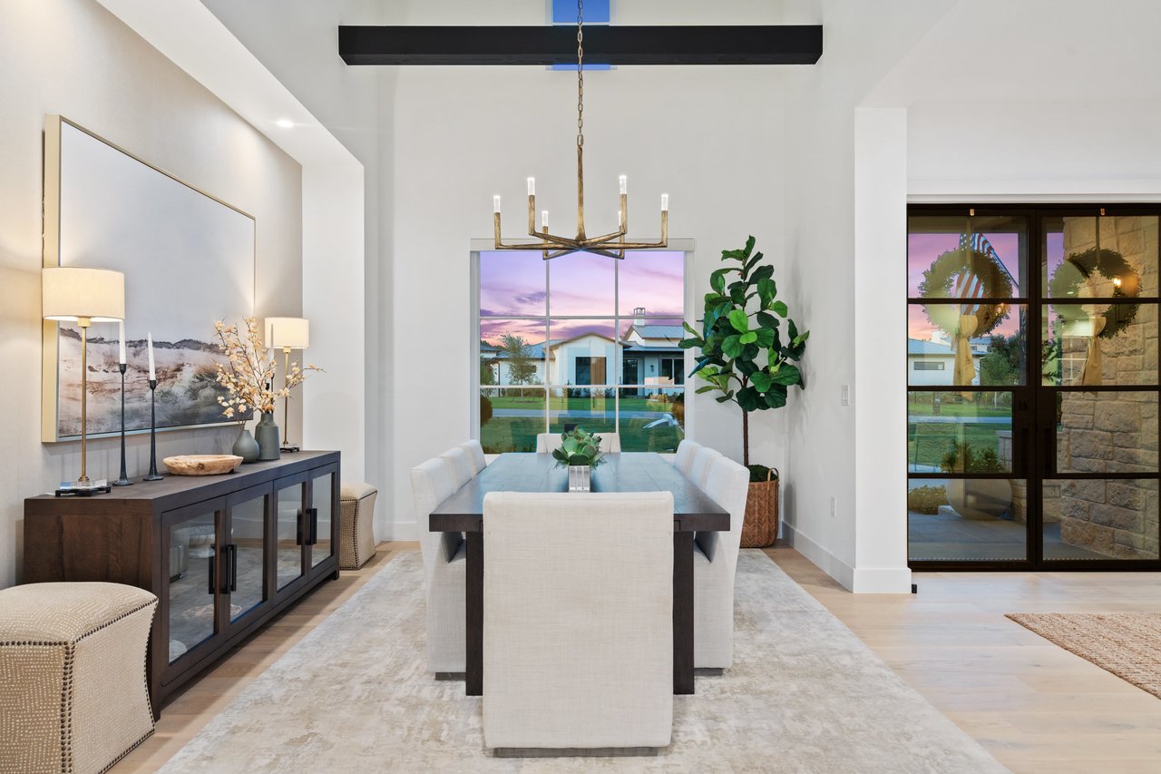 Austin-Elegance in Lake Travis ISD