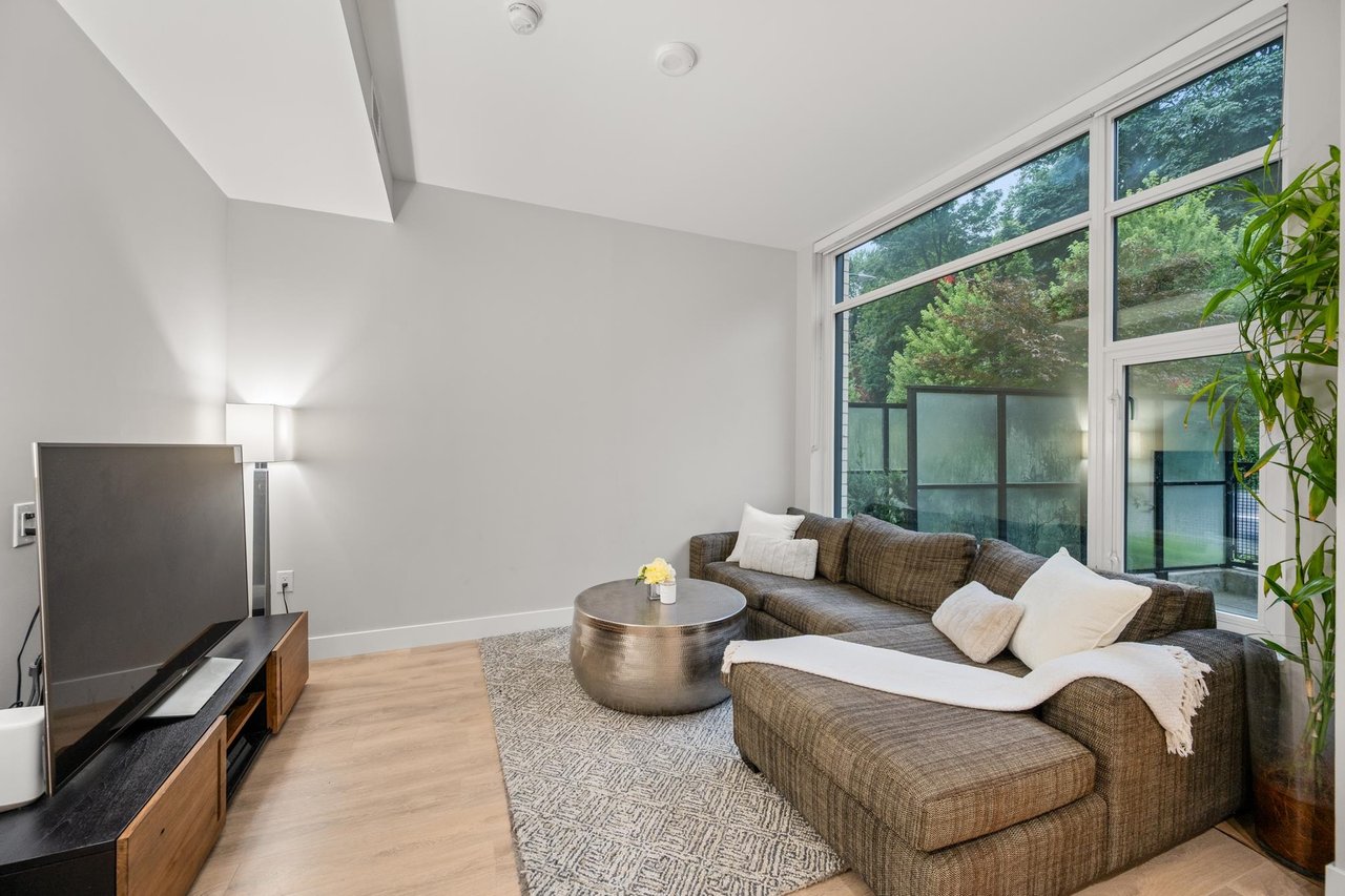 3482 Marine Wy