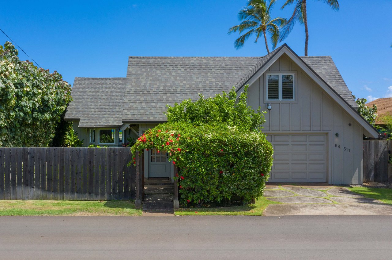 Waialua Beachfront Cottage