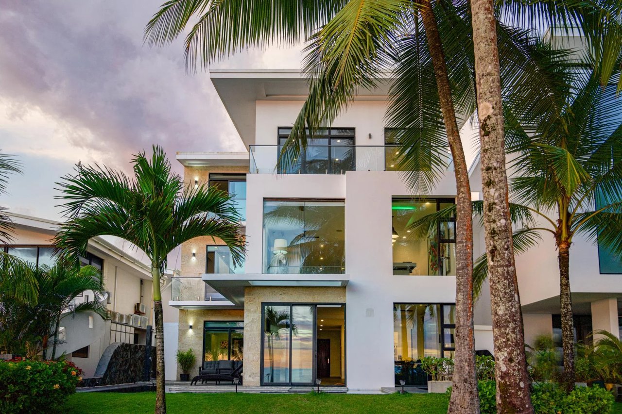 Titled Beachfront Luxury Estate, Jaco, Puntarenas