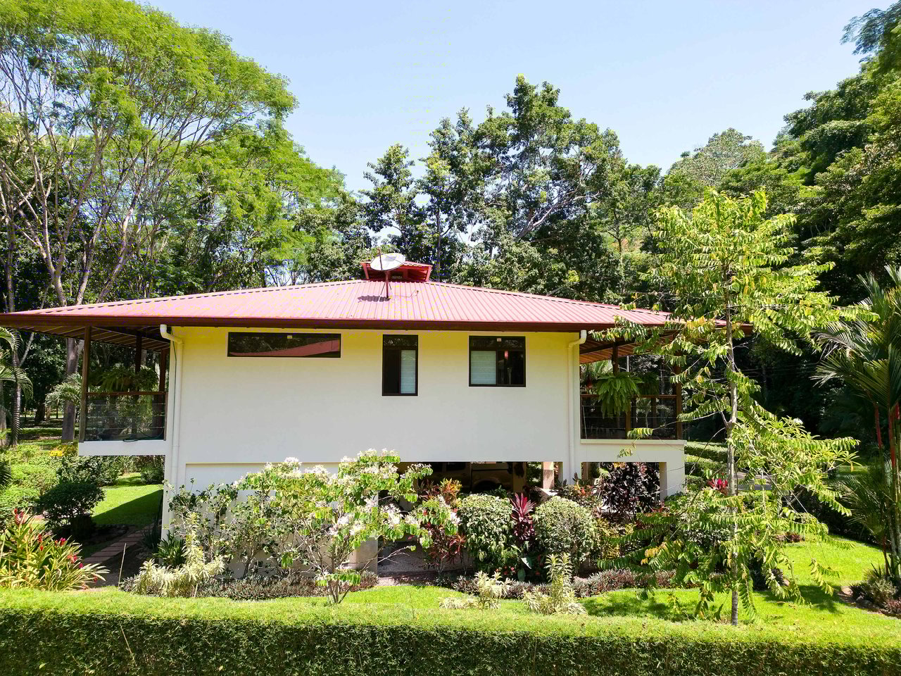 Wheelchair Friendly- 2 Bedroom house in a Quiet Community