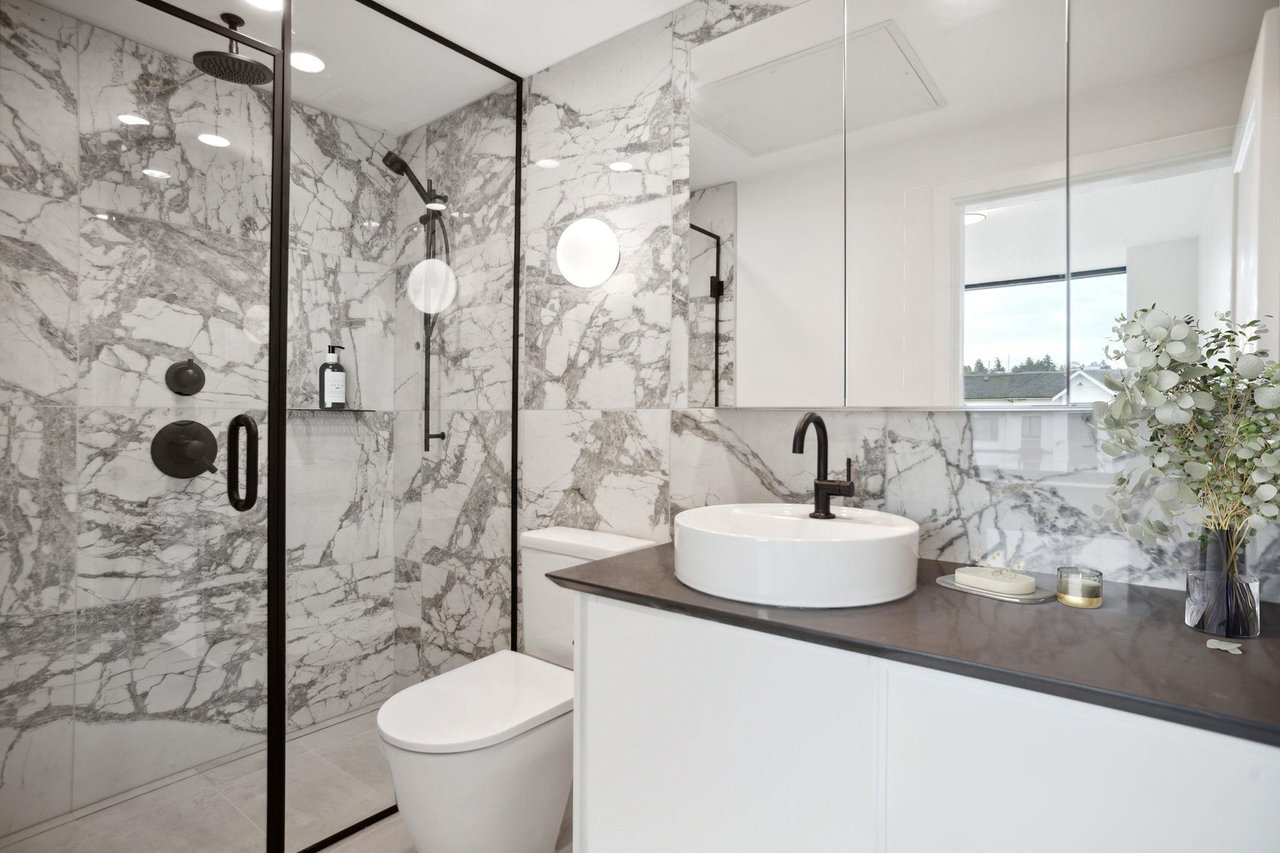 102-157 W King Edward Ave