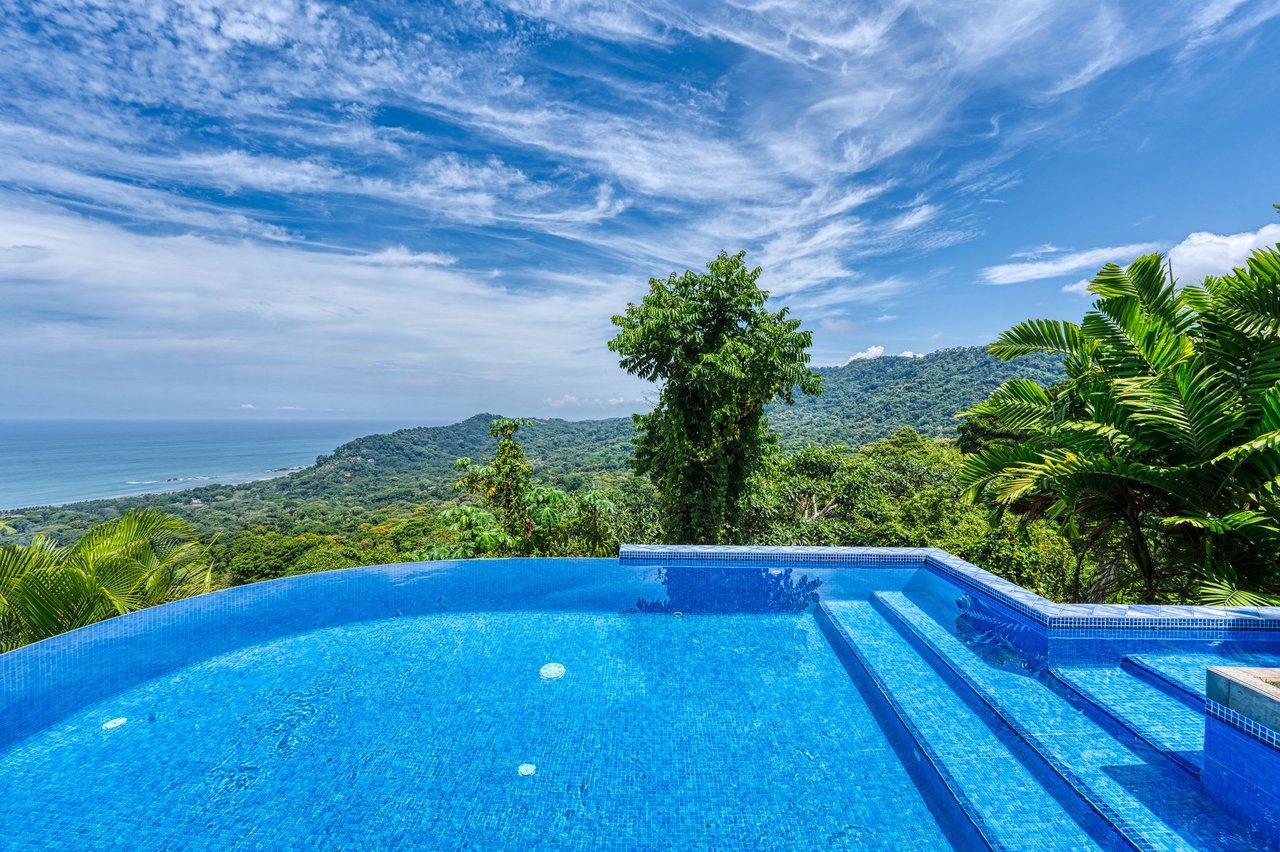 Best Views in Dominical – Home with Apartment and Infinity Pool