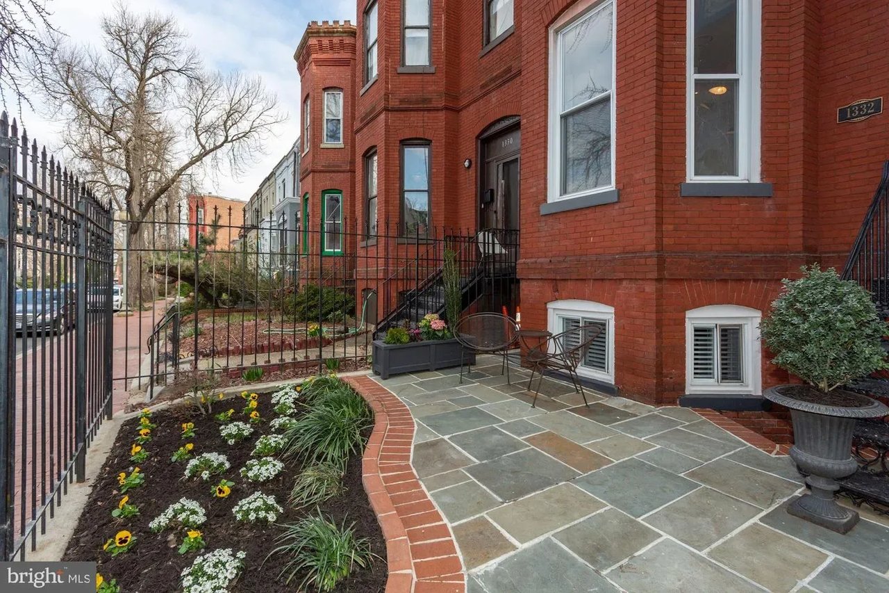 1322 Riggs St NW