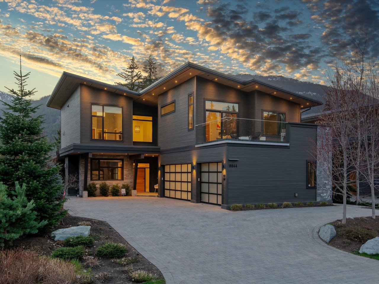 8044 Cypress Pl
