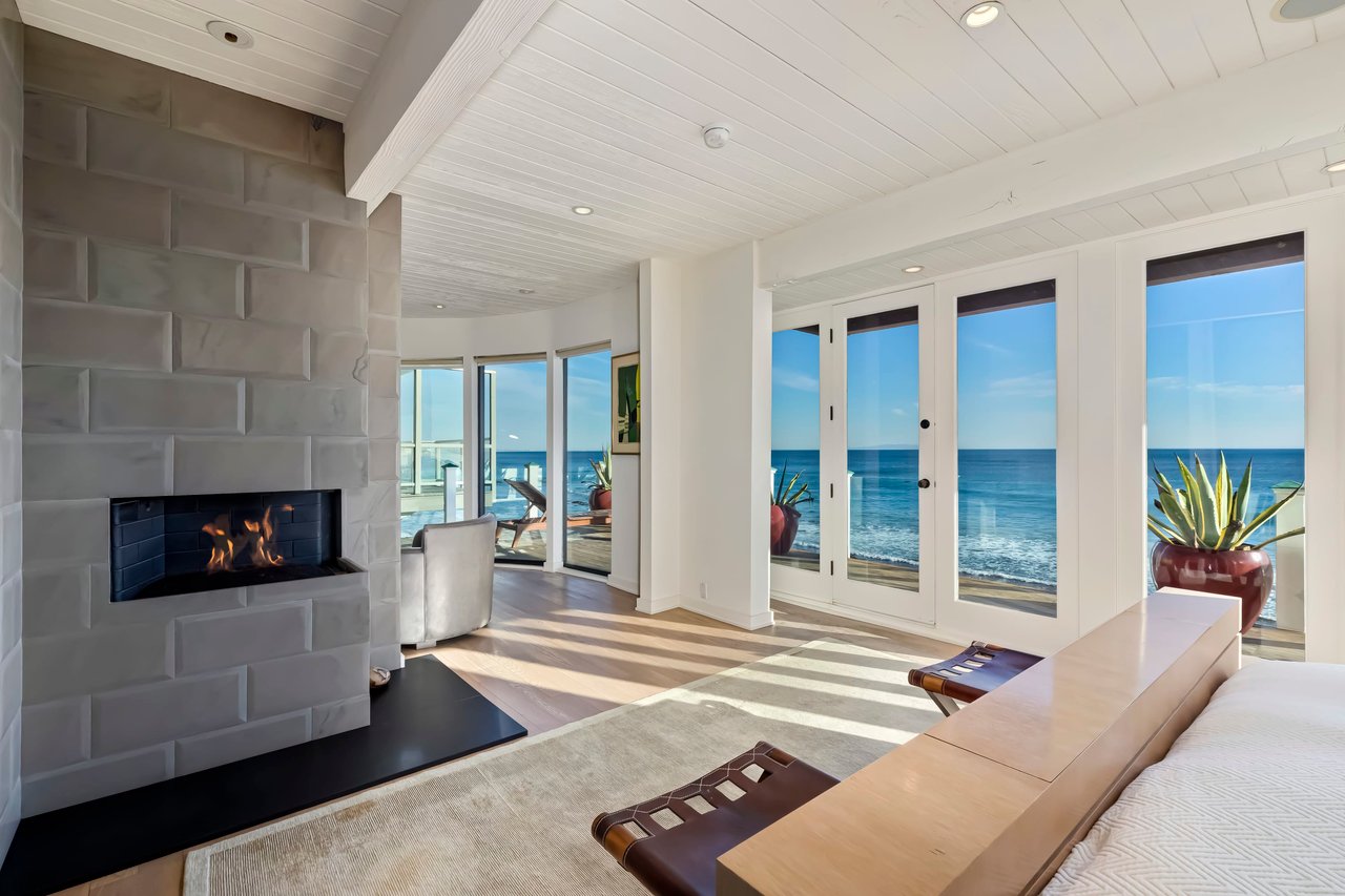 Modern Malibu Road Beach House