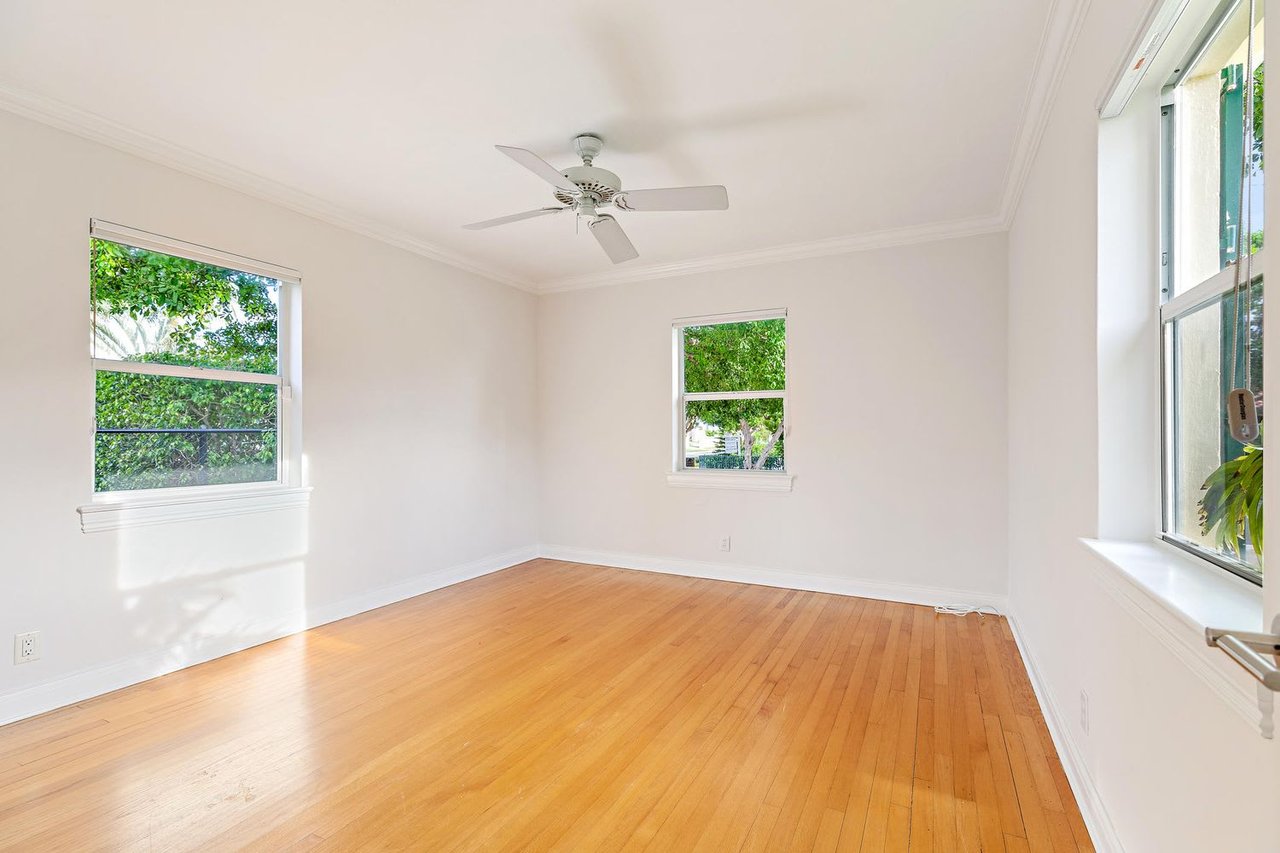 4 Harvard Dr