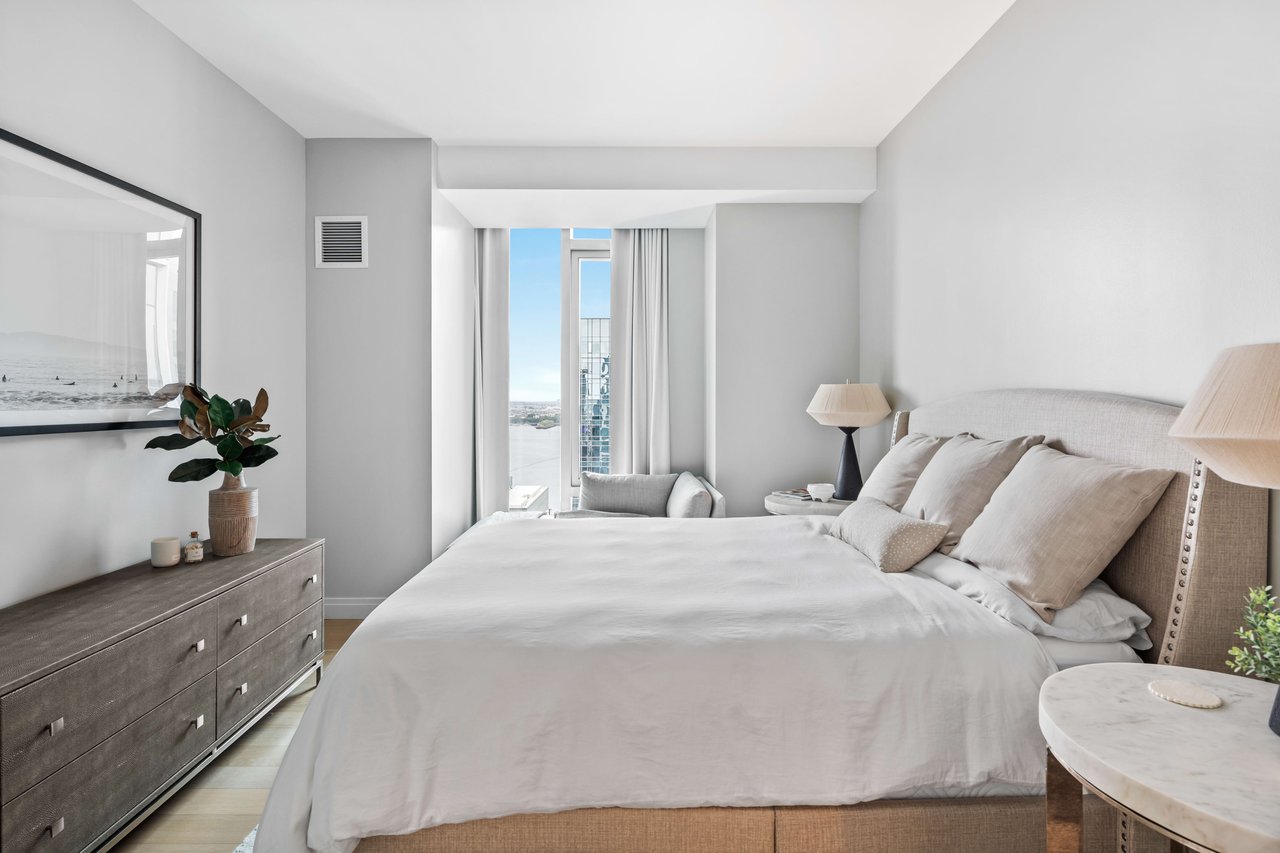 133 Seaport Blvd. Unit: 2102