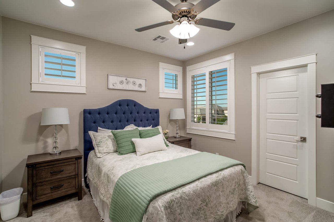 258 W Blue Quartz Dr