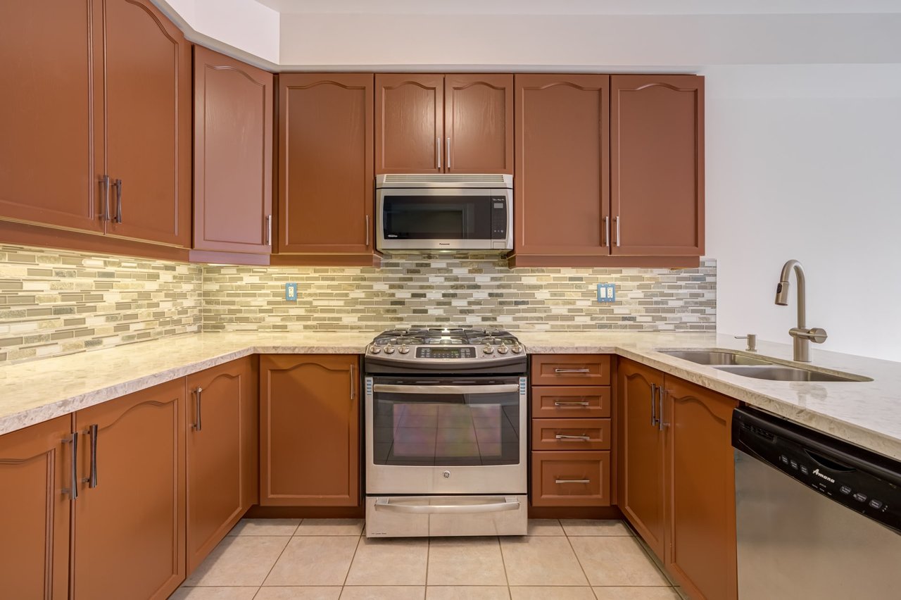 11 Cathmar Dr