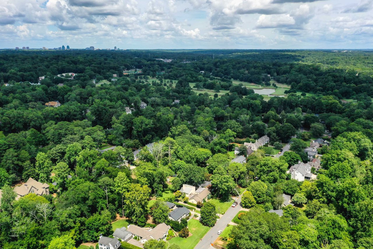 311 Broadland Rd NW