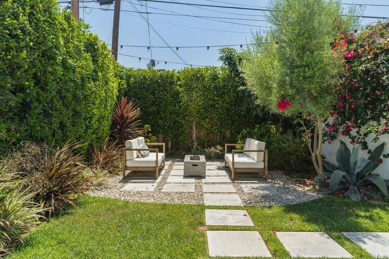 2112 S Mansfield Ave, Mid Los Angeles